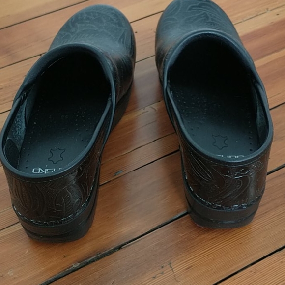 Women's black textured Danskos - Picture 3 of 3